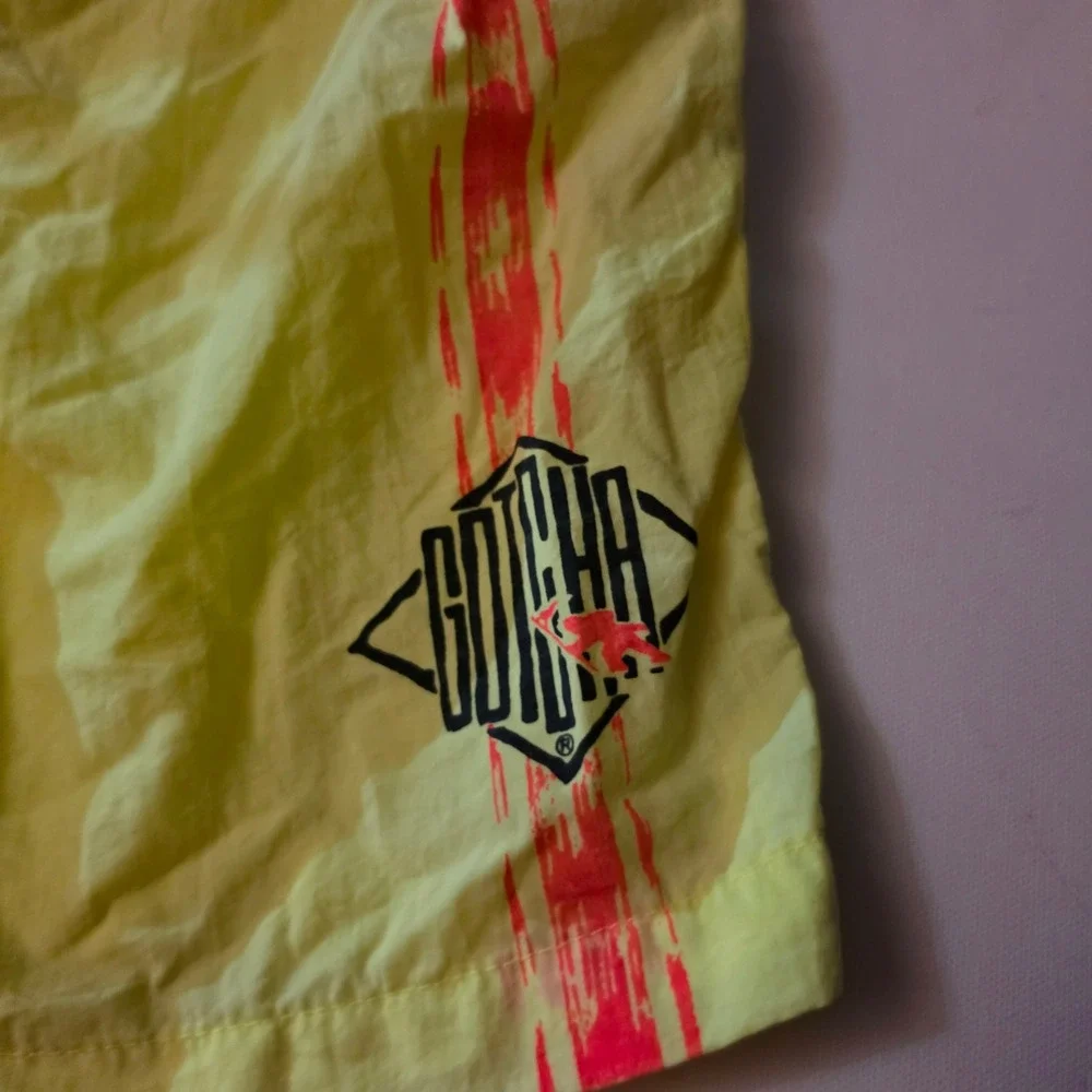 Vintage Gotcha Mens Neon Yellow Surf Swim Trunks Shorts Size 32 Graphic Logo